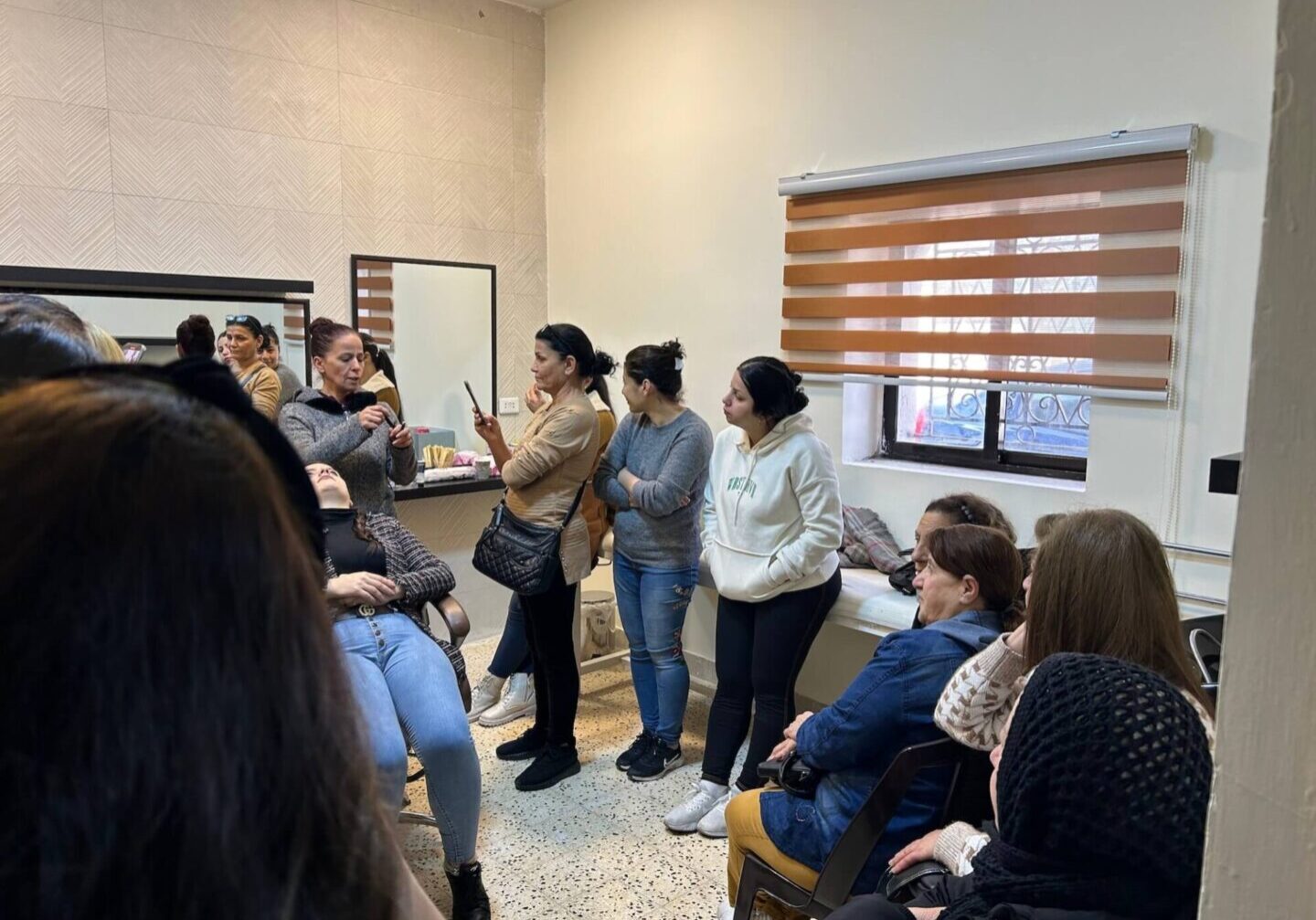 former Muslim women learning makeup (1)